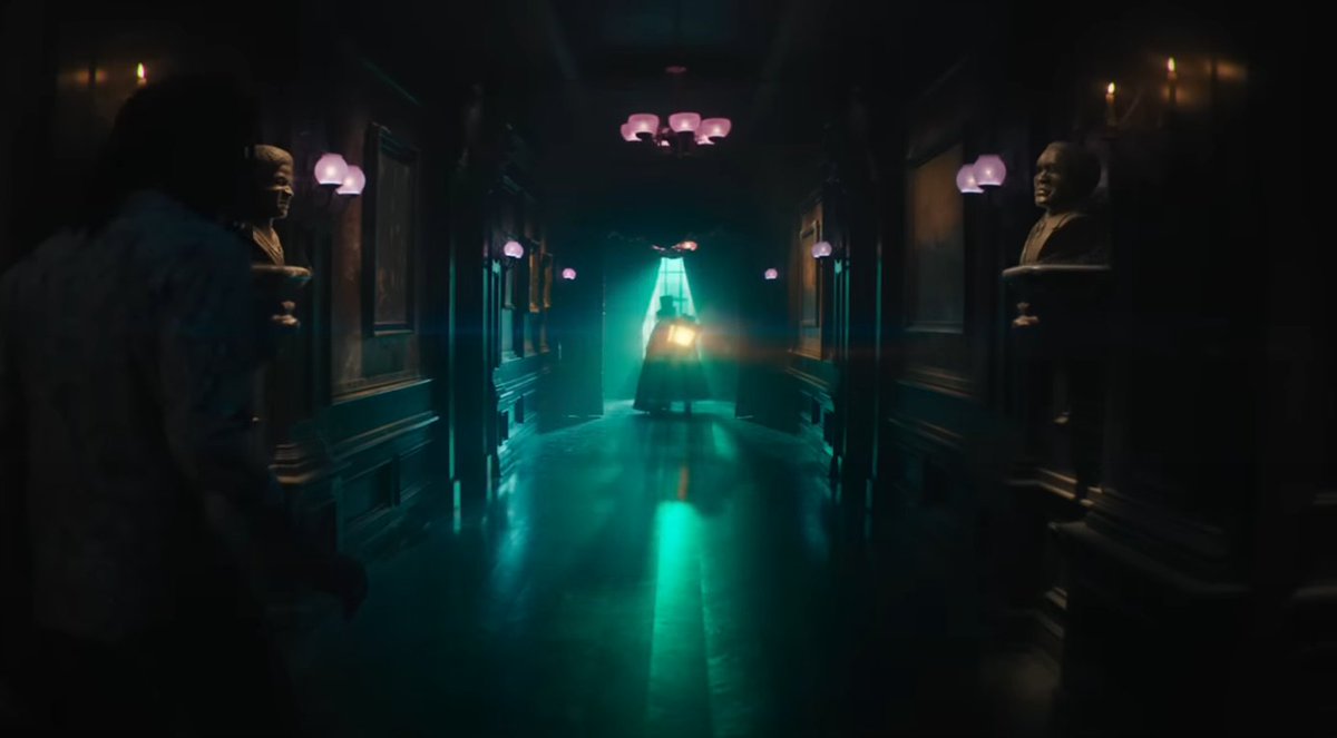 Hatbox Ghost has entered the chat. #HauntedMansion