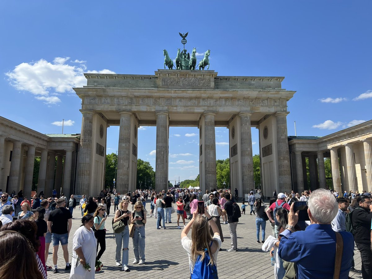 RoosNeeleman's tweet photo. Traveling with you! ❤️ Berlin + Copenhagen 🚙 https://t.co/qjkaOowGMX