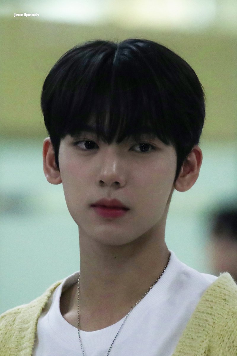 hanyujinfeed's tweet photo. He is so chocoball coded 

#HANYUJIN #한유진 #ZB1 https://t.co/NfOzgLG91x