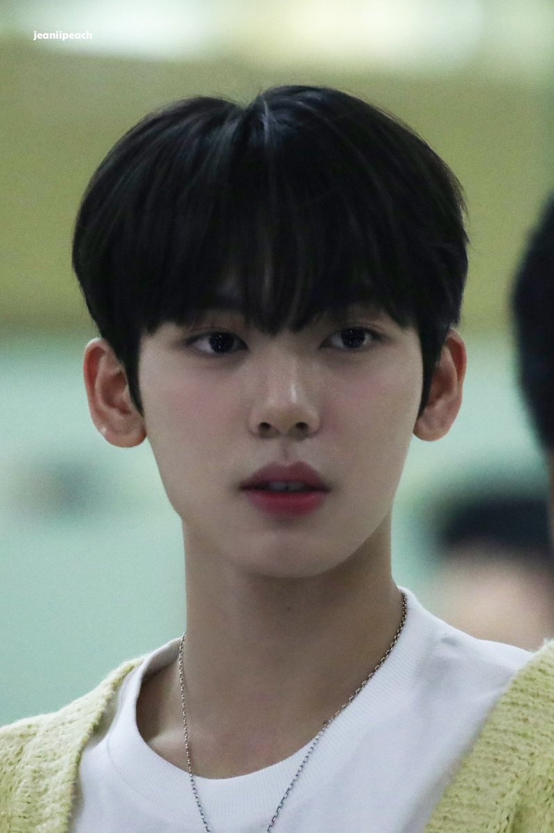 hanyujinfeed's tweet photo. He is so chocoball coded 

#HANYUJIN #한유진 #ZB1 https://t.co/NfOzgLG91x