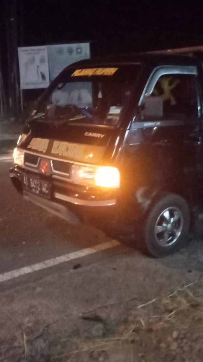 rioandiyohanesc's tweet image. Kronologi:laka di perempatan cangakan, motor vs pickup, pickupnya lari ke arah timur, bagi yang melihat pickup tersebut segera di berhetikan, lapor petugas setempat #lakalantas #kulonprogo #visitkulonprogo #panoramakulonprogo #jogja #tabraklari