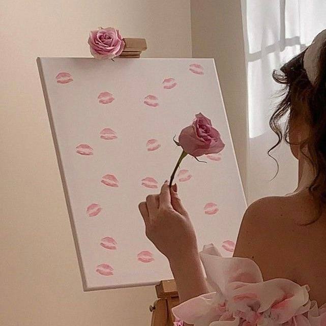 Bunga-bunga cinta? I rindu. You rindu tak? 

#RosyFutureAhead 🥀