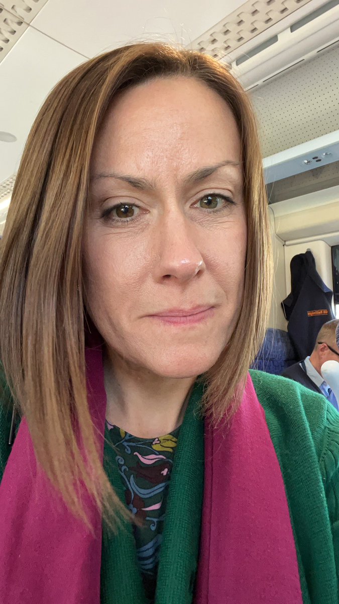 I used to wear black.🖤 That’s what serious executive leaders do, right?That’s how you show up. Now I live in glorious technicolour 💚💛❤️💙What’s changed? I’m not worried about who I need to be anymore. I’m just being. What if leadership felt like that everyday?#BeMoreYou