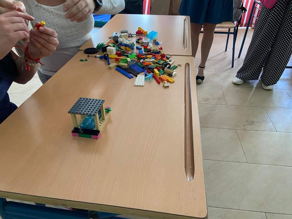 Interesante sesión informativa la que han recibido las alumnas del 1º C.F.G.S de Educación Infantil del  I.E.S. Stma. Trinidad de Baeza.
Nuestras técnicas de selección han presentado los servicios que gestiona <a href="/Clece_/">CLECE</a> Jaén además de enseñarles a afrontar una entrevista de trabajo