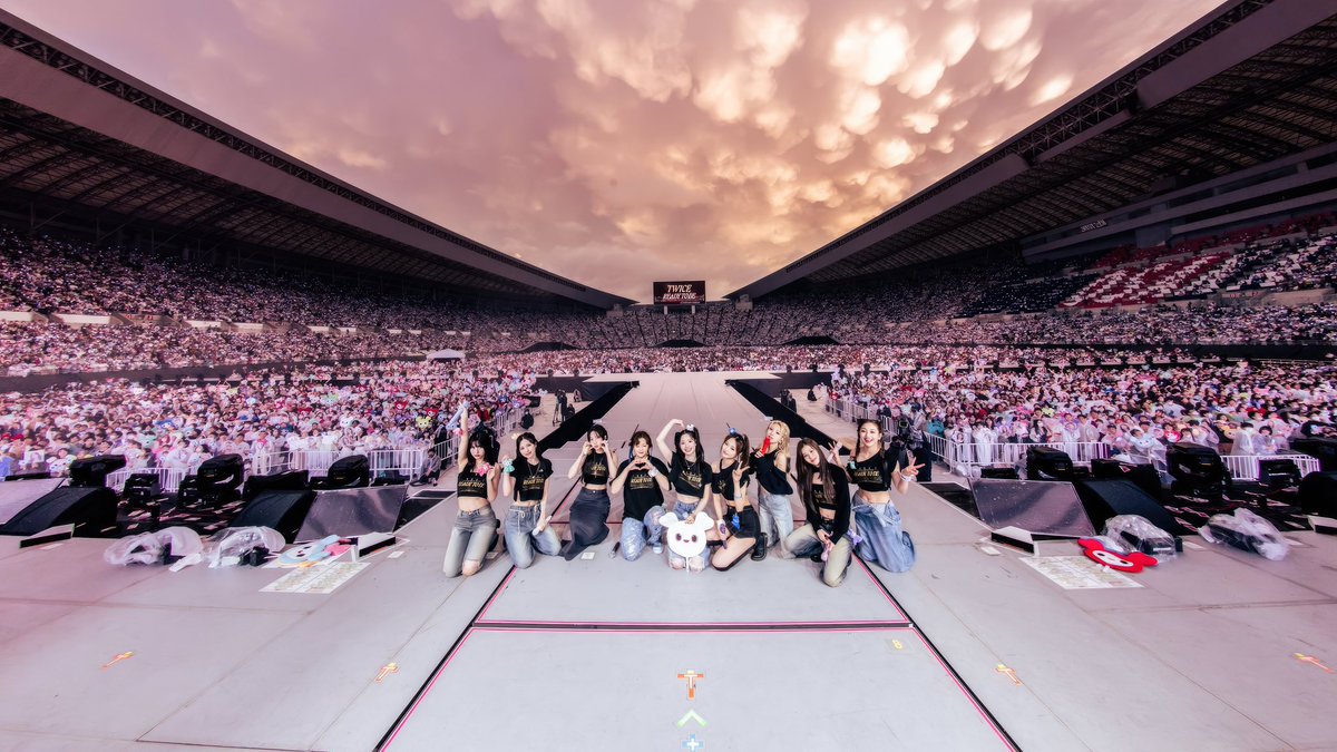 oj3_twice_'s tweet photo. ヤンマースタジアム長居5/14参戦済
初参戦で 最高のスタジアムライブ✨
#TWICE_5TH_WORLD_TOUR_IN_JAPAN 
 #TWICE好きと繋がりたい 
 #TWICE好きな人と繋がりたい 
 #TWICE https://t.co/9aRsd4HDEY