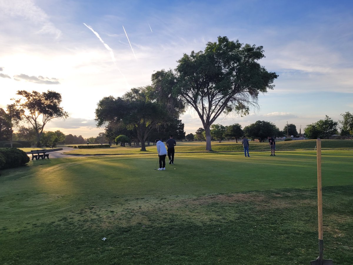 Nothing better than Sunrise Golf with our Montwood Golf Family. 
Dedication, Integrity, Perseverance 

@MontwoodHS 
@_MHSSTUCO 
@MontwoodFB 
@mguerr03_MHS 
@SISD_HS 
@CoachCal_AD 
@HPerez_MHS 

#DIP
#Earnyourhorns
#TeamSISD