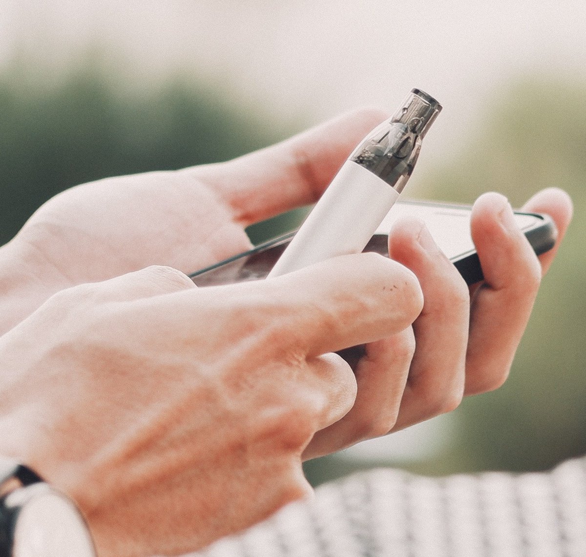 E-cigarettes are glamorized on social media platforms,  which encourages youth uptake.  Governments must strongly discourage youth e-cigarette usage and restrict e-cigarette marketing, advertising, and sponsorship on social media.
atim.co.za/2023/05/16/e-c…