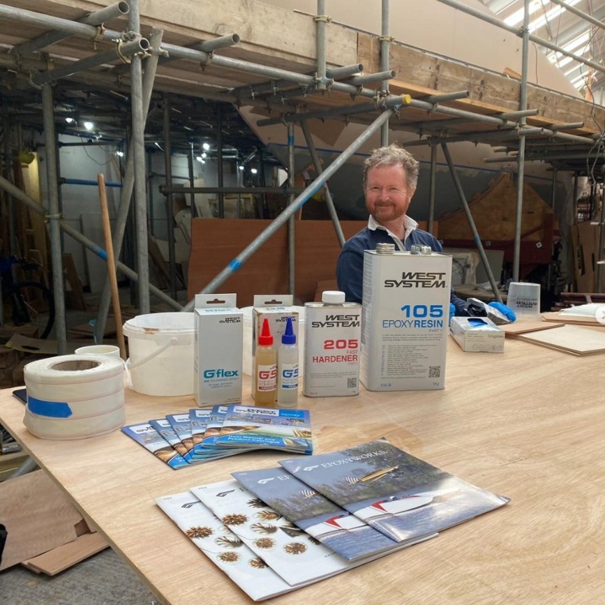 This smile from @davidjohnson says it all. WEST SYSTEM does that to you… 

#westsystem #westsystemepoxy  #workingwithepoxy #boating #boatrepair #boatbuilding #marineproducts