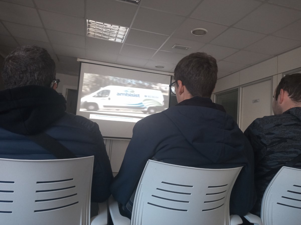 Ambisist's tweet photo. Hem acollit a alumnes d'integració laboral de l'associació Ramón Noguera en el marc d'una activitat formativa sobre el funcionament d'una empresa comercial en matèria de vendes, logística, atenció al client, administració...
Un plaer!
#Ambisist #Neteja #RamonNoguera #Formacio https://t.co/kSbUOOaonc