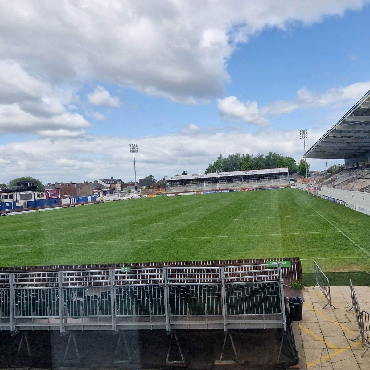 BeWell_Support's tweet image. Today Mel is attending the @WTrinityRL business lunch where she has managed to capture some of the squad sporting our #BeWellSupport caps!