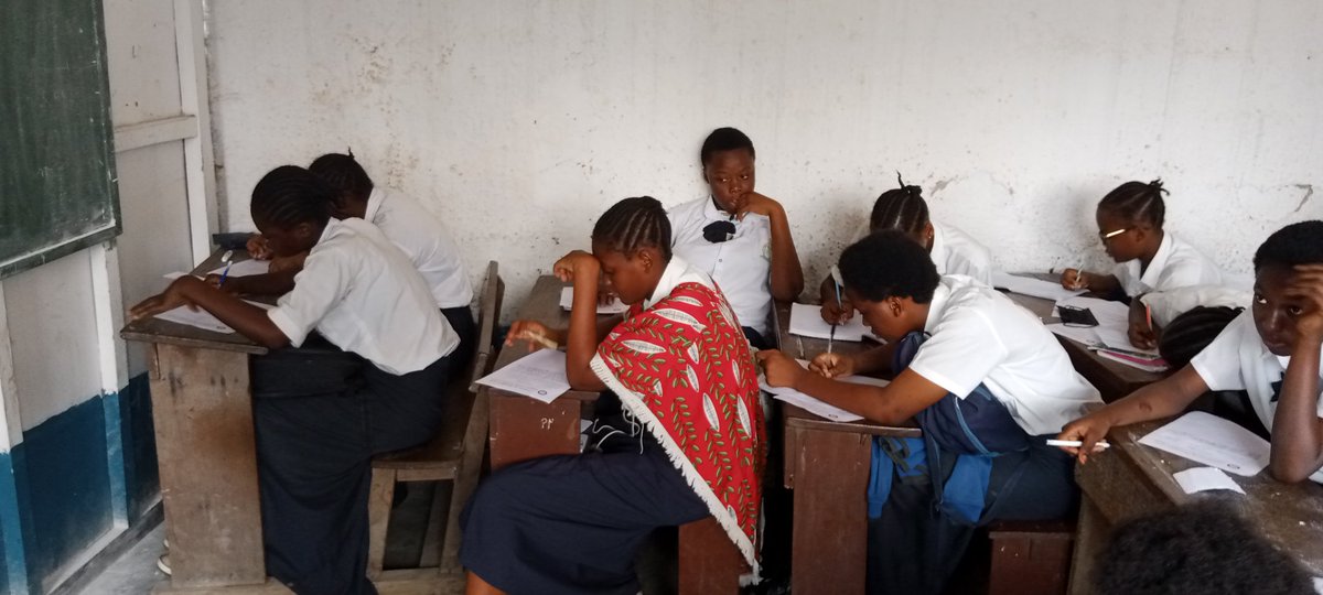 acofepe_rdc's tweet photo. #ProjetInnovant: @acofepe_rdc vient de lancer les activités liées à l'organisation de la dissertation sur les thématiques dela violence sexuelle et le Harcèlement sexuel.1 projet s'inscrit dans le cadre du programme @VlfCongo pour vulgariser les V.S en milieu scolaire à Kinshasa https://t.co/hUs30GFMyo