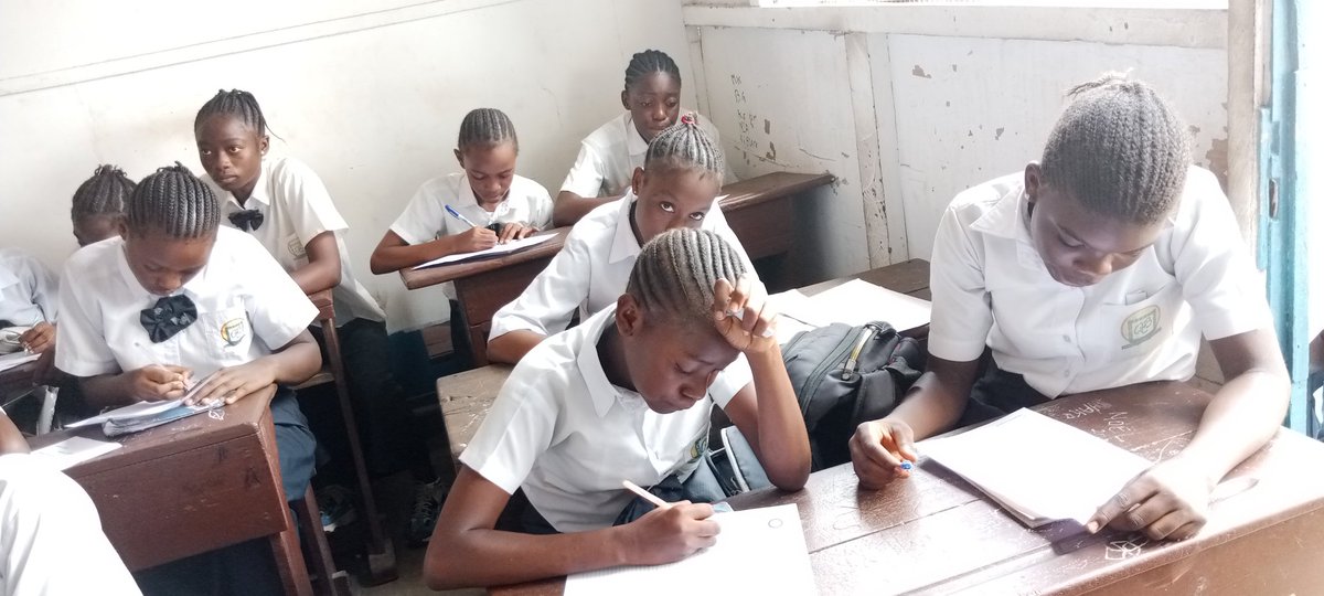 acofepe_rdc's tweet photo. #ProjetInnovant: @acofepe_rdc vient de lancer les activités liées à l'organisation de la dissertation sur les thématiques dela violence sexuelle et le Harcèlement sexuel.1 projet s'inscrit dans le cadre du programme @VlfCongo pour vulgariser les V.S en milieu scolaire à Kinshasa https://t.co/hUs30GFMyo