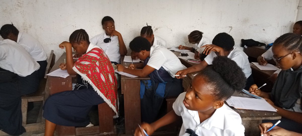 acofepe_rdc's tweet photo. #ProjetInnovant: @acofepe_rdc vient de lancer les activités liées à l'organisation de la dissertation sur les thématiques dela violence sexuelle et le Harcèlement sexuel.1 projet s'inscrit dans le cadre du programme @VlfCongo pour vulgariser les V.S en milieu scolaire à Kinshasa https://t.co/hUs30GFMyo