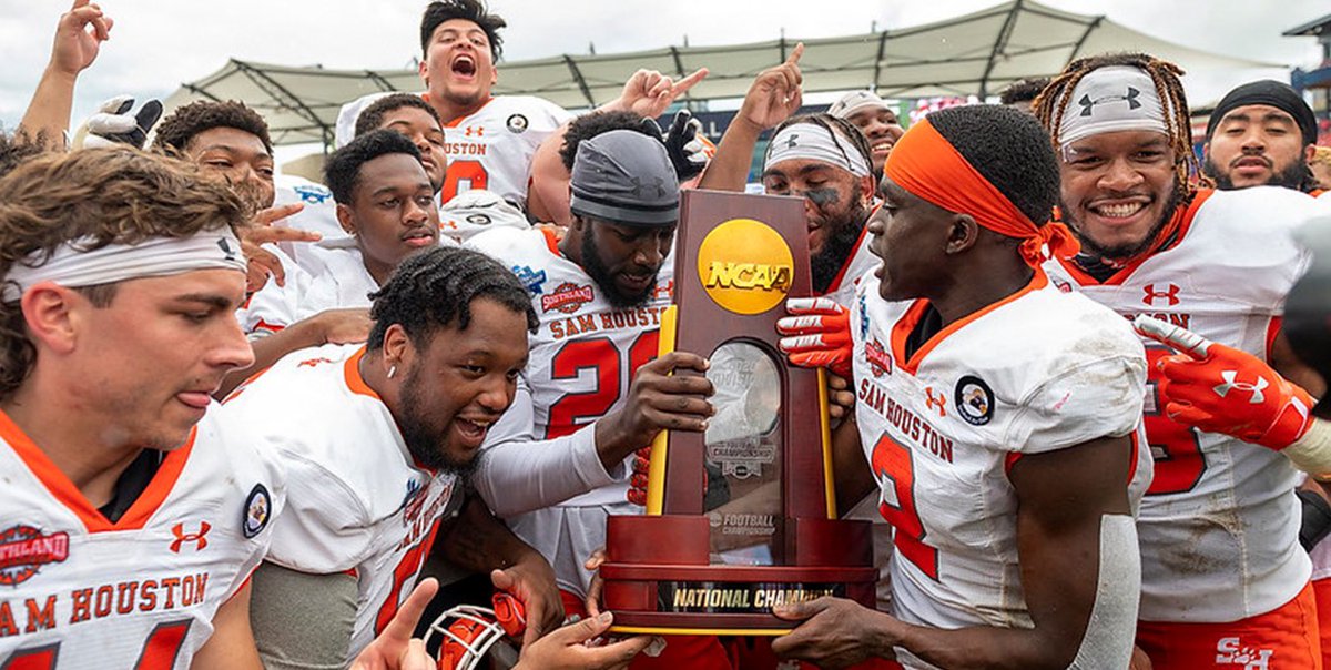 ryanlandry6712's tweet photo. Happy 2 year anniversary to the 2020 FCS National Champions🏆 https://t.co/SQKNMotmMt