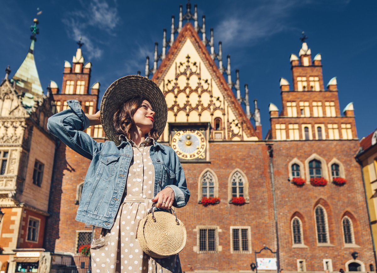 PolandtravelUS's tweet photo. Discover Dolnośląskie (Lower Silesia) Province! Explore Wrocław, the enchanting Książ and Czocha Castles, immerse in nature at Karkonosze National Park, and unwind in spa towns like Lądek-Zdrój and Kudowa-Zdrój. Get a perfect gift of Bolesławiec pottery.
https://t.co/m6CPikPNGI https://t.co/Epoqal2TO7