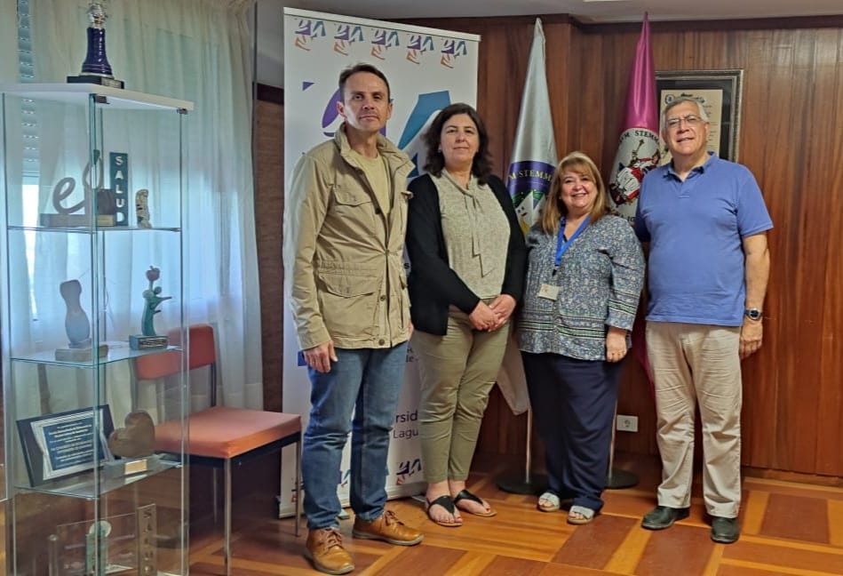 📸El Hospital de La Candelaria recibió la visita de los profesores de la Escola Superior de Enfermagem de Coimbra 🇵🇹 Ana Paula Forte y Paulo Joaquim Pina, que impartieron sendas conferencias en las VI Jornadas del Día Internacional de las Enfermeras en la Escuela de Enfermería👩🏽‍⚕️