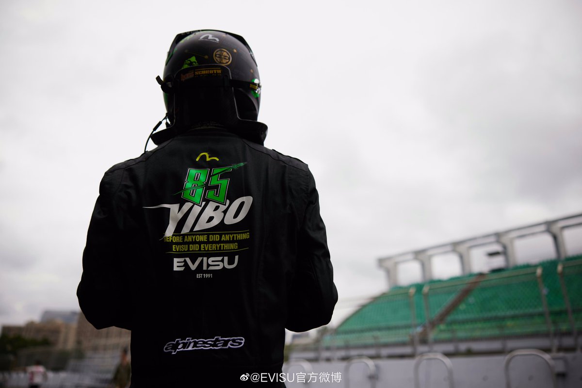 aylaca's tweet photo. อฟช. EVISU อัปเวยป๋อ "ได้ยินมาว่าพวกคุณรู้ความลับ🏎️🏎️🏎️ บางส่วนเล็กๆ น้อยๆ กันแล้ว" แอร้ยยดูดิป๋าเดวิดเขารักเขาหลงลูกชายแค่ไหน รถเท่สวยมากถูกใจป๋อยิ้มไม่หุบแน่เลยตอนเห็น รอค่ะรีบๆ มาเฉลยตัวเต็ม555555555 https://t.co/nzq77bF1Fu