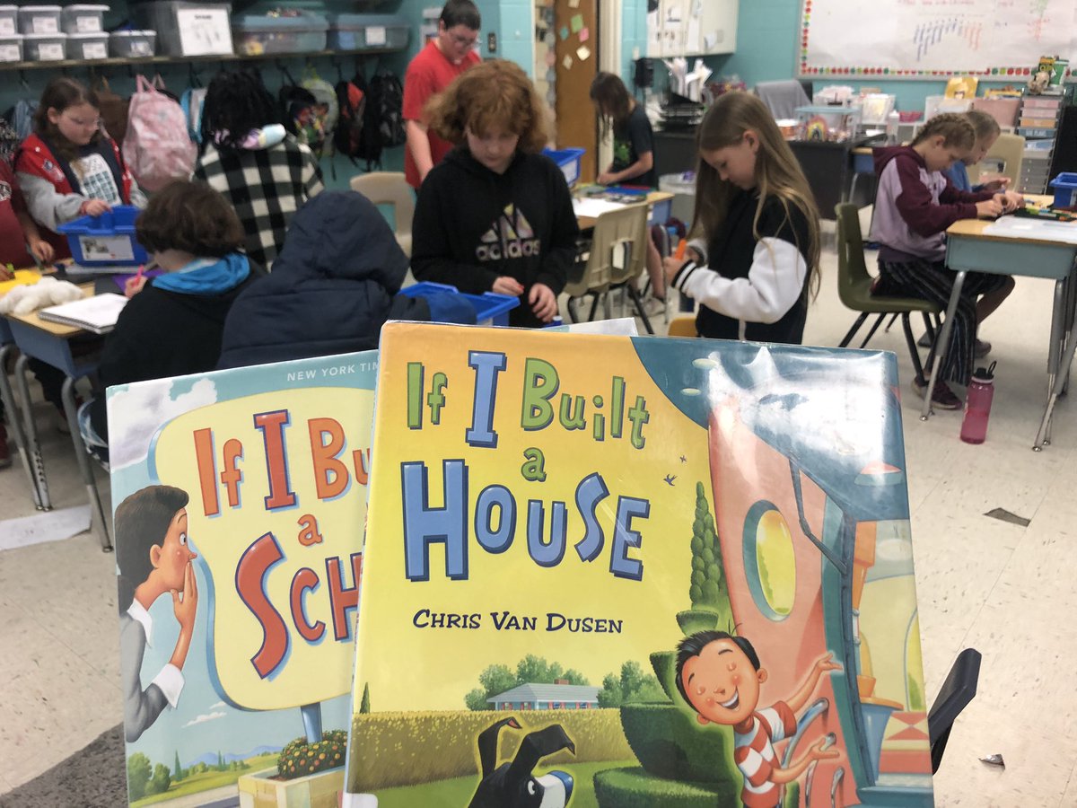 LVGintheLibrary's tweet photo. Love ending the year with our innovation unit. Today’s inspiration is Chris Van Dusen. And, now, we build #SPSlib #MakerLibrary https://t.co/xAegG04U1c