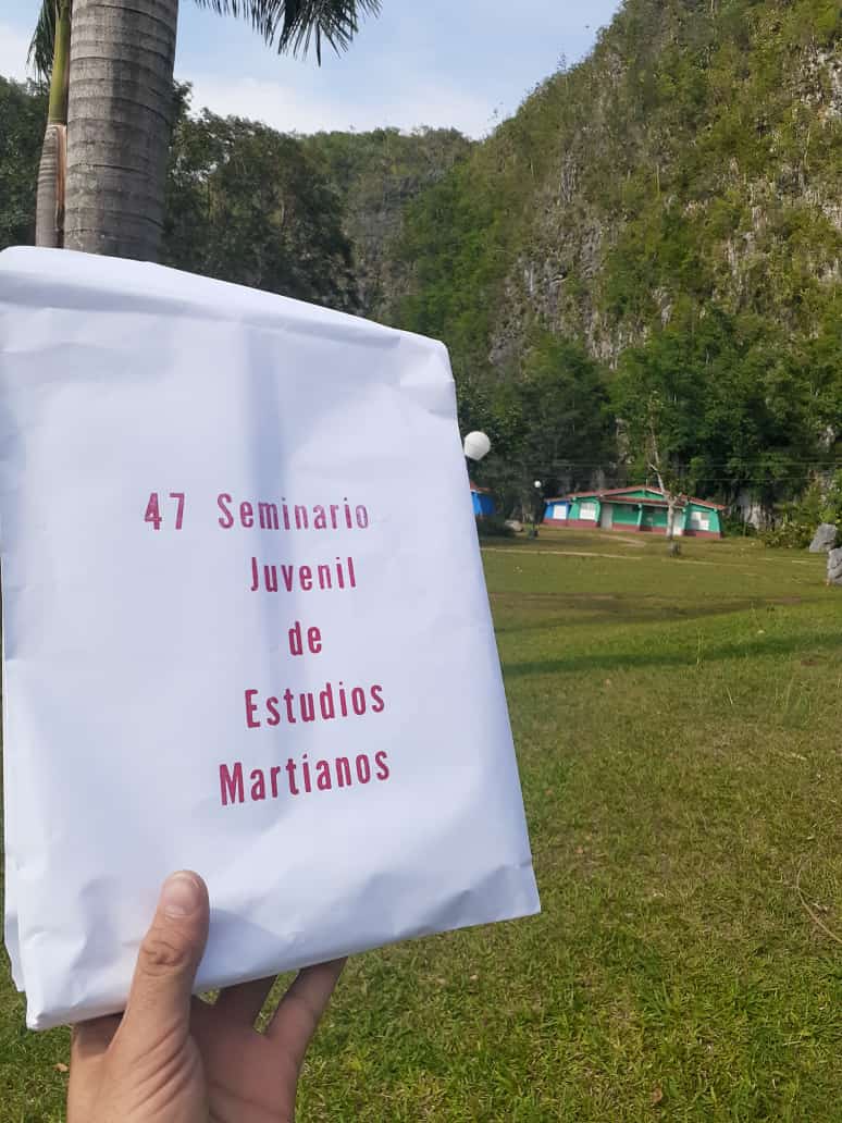 ¡Buenos días! Hoy se desarrolla en #PinardelRío el 47 Seminario Juvenil  Provincial de Estudios Martianos y estaremos presentando este lindo proyecto ❤️😌
#MartiVive #CubaViveEnSuHistoria 

@AlejandroEsCuba <a href="/PereraArianne/">Arianne Medina Perera</a> @JuvenilMartiano <a href="/IsriParabellum/">Parabellum ISRI 🧡</a>