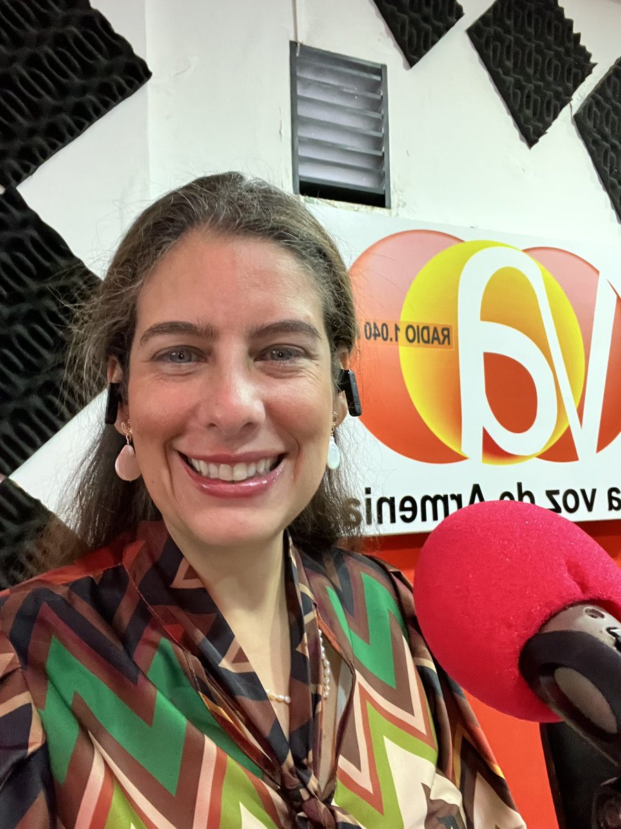 LabradorKarem's tweet photo. Desde @LavozdeArmenia1 #CiudadesInclusivas #GestiónDelRiesgo #DatosPoderosos @colombia_lider @kas_colombia @SegurosBolivar @Davivienda @SaldarriagaConc #EscuelaDeGobernantes #InnovandoEnLaPolítica https://t.co/97TiKj4FAr