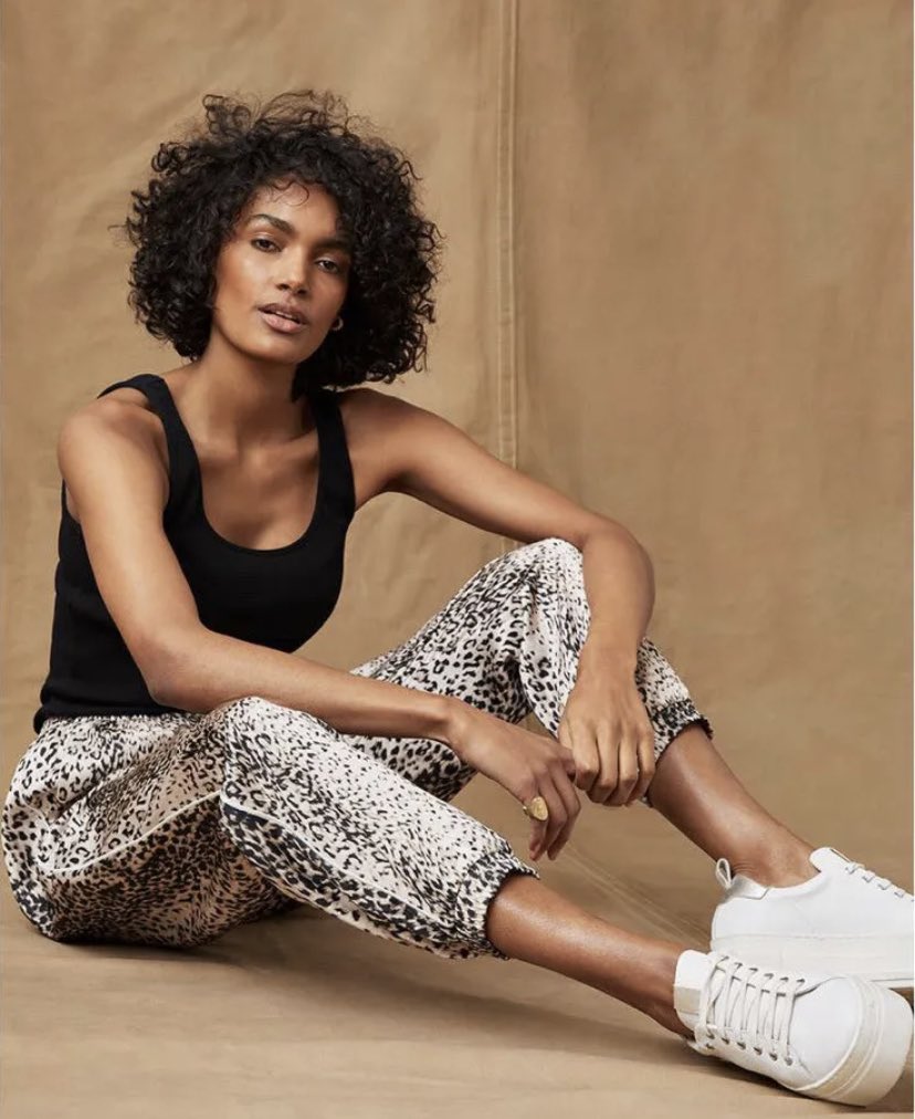 hellsbelles42's tweet photo. MINT VELVET River Animal Print Satin Joggers UK 10 Leopard Print Trousers VGC £29.95 🐯https://t.co/liwobZcSeg #MintVelvet #joggers #satin https://t.co/WiQn47tlL7