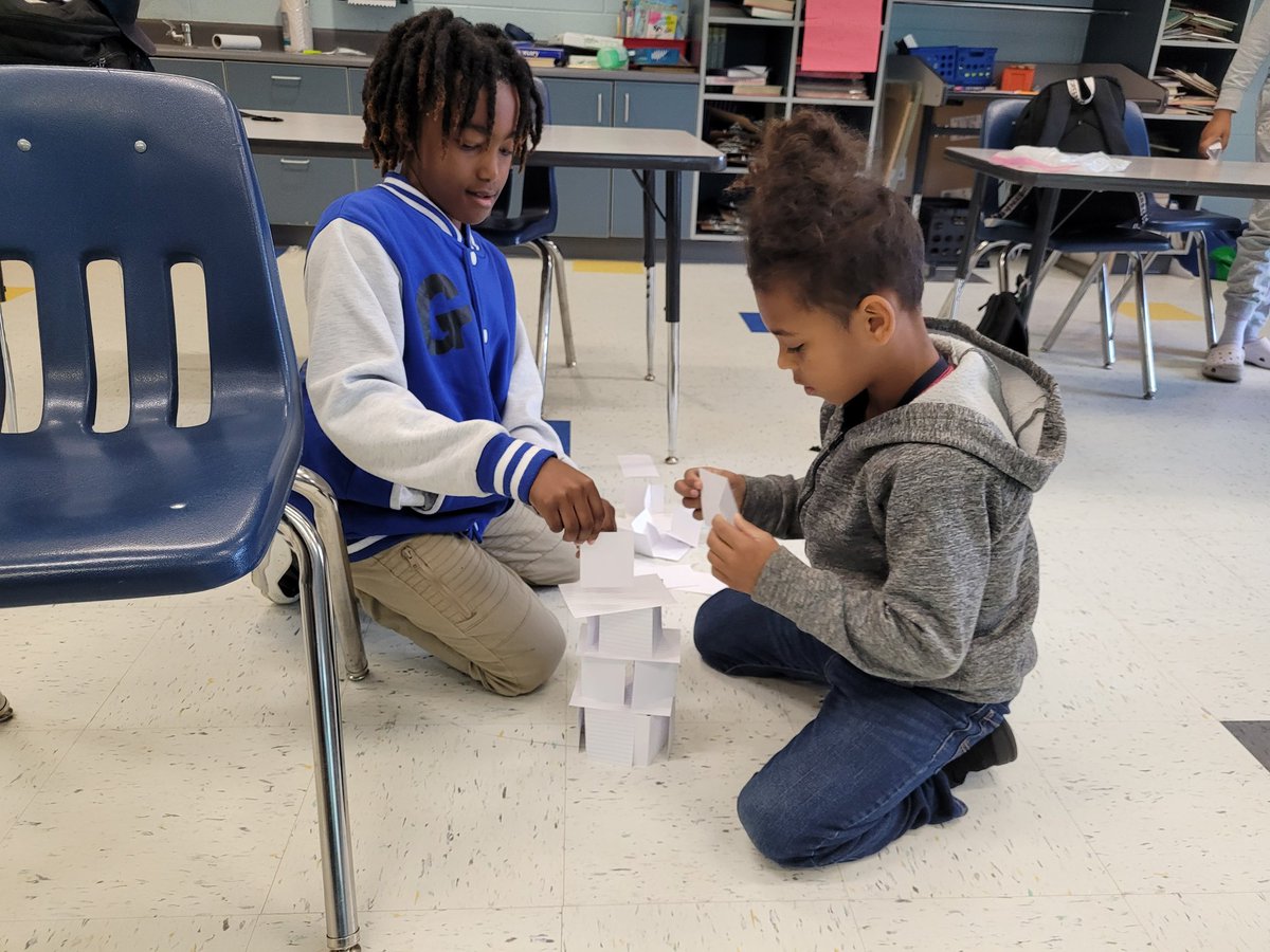 BurrussSandy's tweet photo. STEM day in 4th grade....teamwork, creativity, and engineering
#ccesdukes
#WeAreCuCPS https://t.co/lhdYDSbK9y