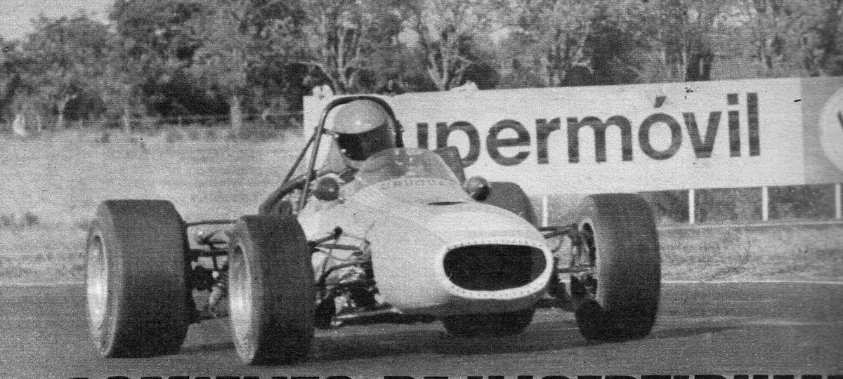 Pasiontuerca's tweet photo. 16 DE MAYO 1971: La MAF1 se presenta en Concordia se disputan 3 series a 15vts. por suma de tiempos y el ganador es el oriental Jorge Bianchi con Crespo-Falcon a 117,198 kph seguido de Daniel Favre con Cenci-Chevrolet y Jose P. Passadore con Lotus-Fiat 1500 #MAF1 #Concordia https://t.co/xIP2Ux9jSO