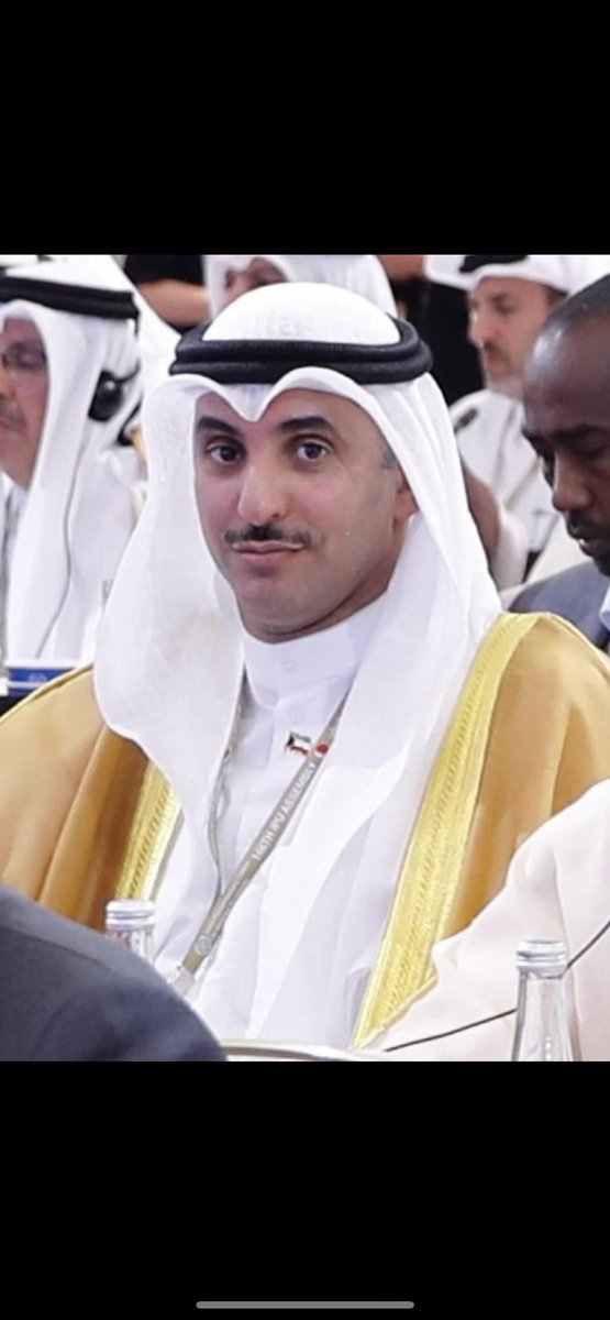 يوم سته شهر سته تراهو وعد ؛عندنا للرجال اللي تسد اللزوم

وانت ياخالد الطمار حظك صعد ؛ عند منهو يقدر شرهتك والسلوم
ياصلك كل وافي ويجحد اللي جحد ؛ والعوارف تقدر ماقفك والعلوم
خلف الختلان