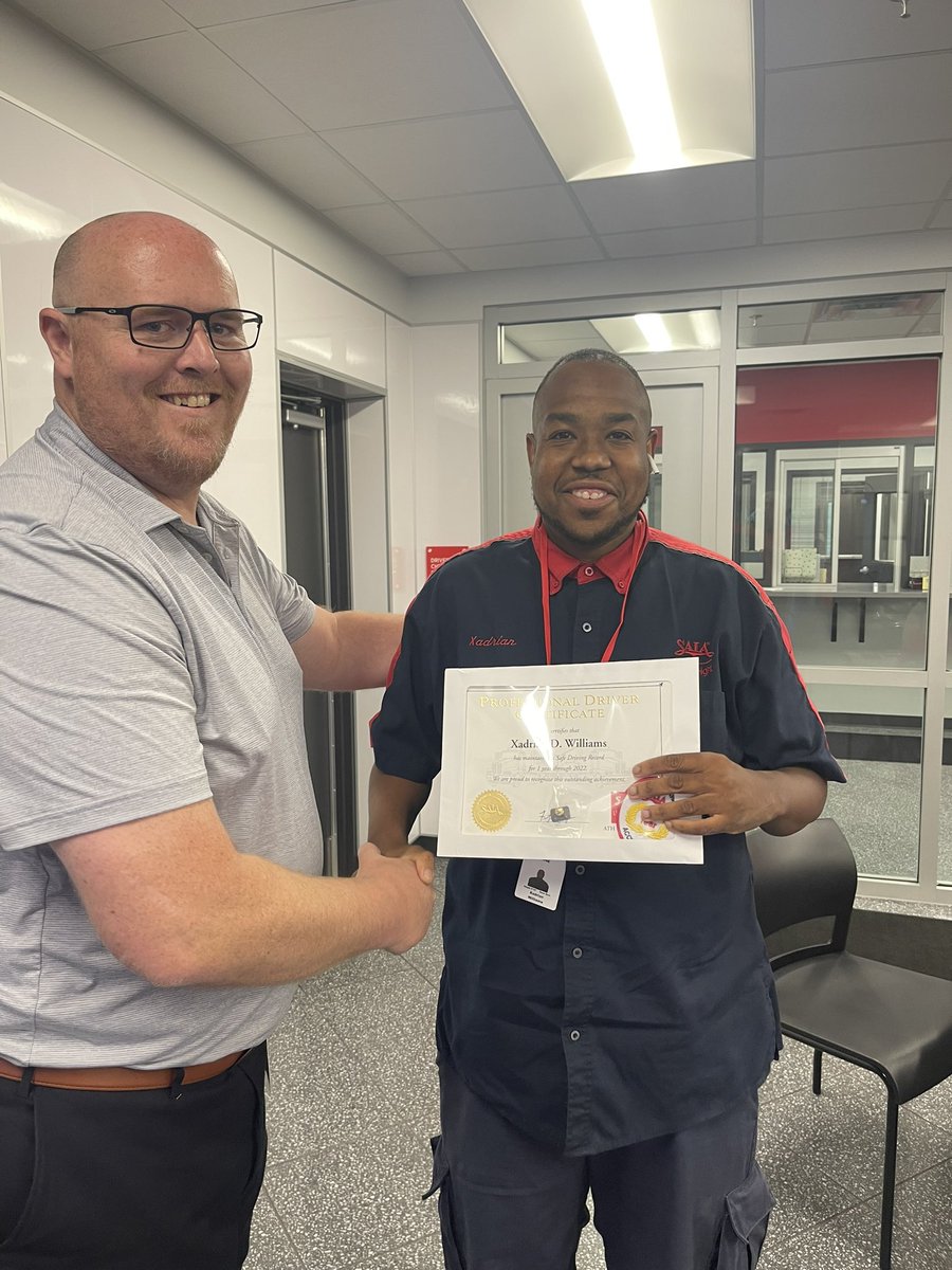 tvollor's tweet photo. @RayRRamu 2nd Meeting in Atlanta North East. This team is ready to service the customer!!! Congratulations 🎊 to all the saftey award winners!!!#saialtlfreight #saiastrong https://t.co/p2lYum4NzV