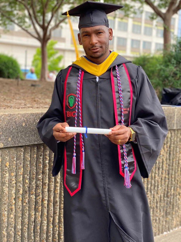 BlackInCyberCo1's tweet photo. Congratulations to our member Marquell Wilson on his recent graduation! 🎓He has earned a B.S in Computer and Information Science 💻

#LitLikeBIC #BlacksInCyber #BlacksInCybersecurity #BlackInCybersecurity #RecentGrad #informationtechnology #Cybersecurity https://t.co/huMd04l12p