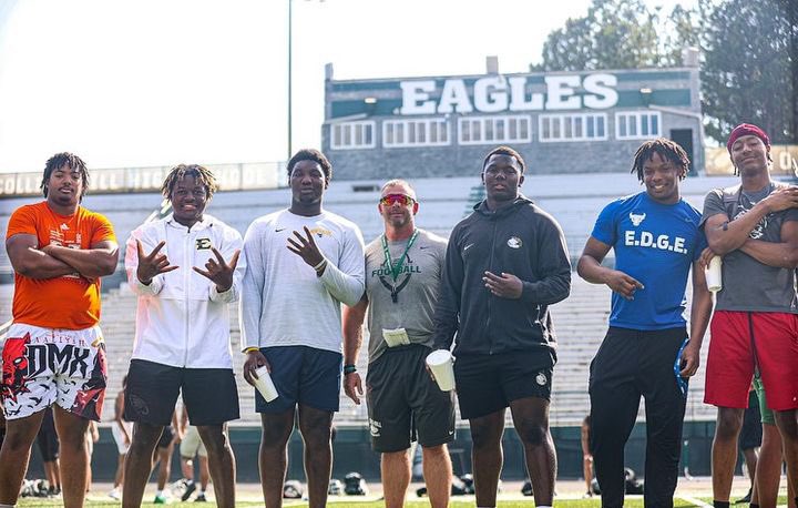 Always great to have some of the best to ever do it back on The Hill!!! The champs were in the house on Monday. <a href="/SwickONE8/">Drew Swick</a> <a href="/CHHSEaglesFB/">CHHS Football</a> <a href="/CHHS_Sports/">AD@TheHill</a> @cjexpress50 <a href="/JaylenGeorge7/">Jaylen George</a> <a href="/AsaniRedwood/">Asani Redwood</a> <a href="/dion_crawford21/">Dion Crawford</a> <a href="/flicksbyjo/">Jo📸</a> @Richrunit <a href="/dtfromtheville1/">DevinDavis</a>