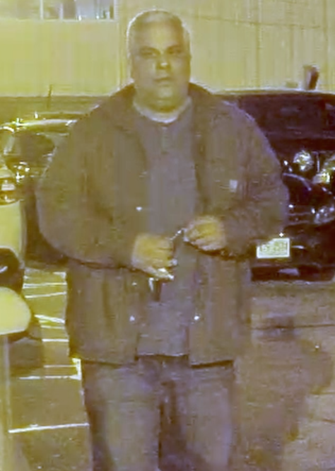craigorsini's tweet photo. I was in NH a few weeks ago and my car was vandalized by a random person help me find.Anyone with information about this person can call Manchester Police Detective Guillaume Joffres at 603-792-5518. You can also remain anonymous and call the Manchester Crimeline at 603-624-4040. https://t.co/7wiH2ysEmm