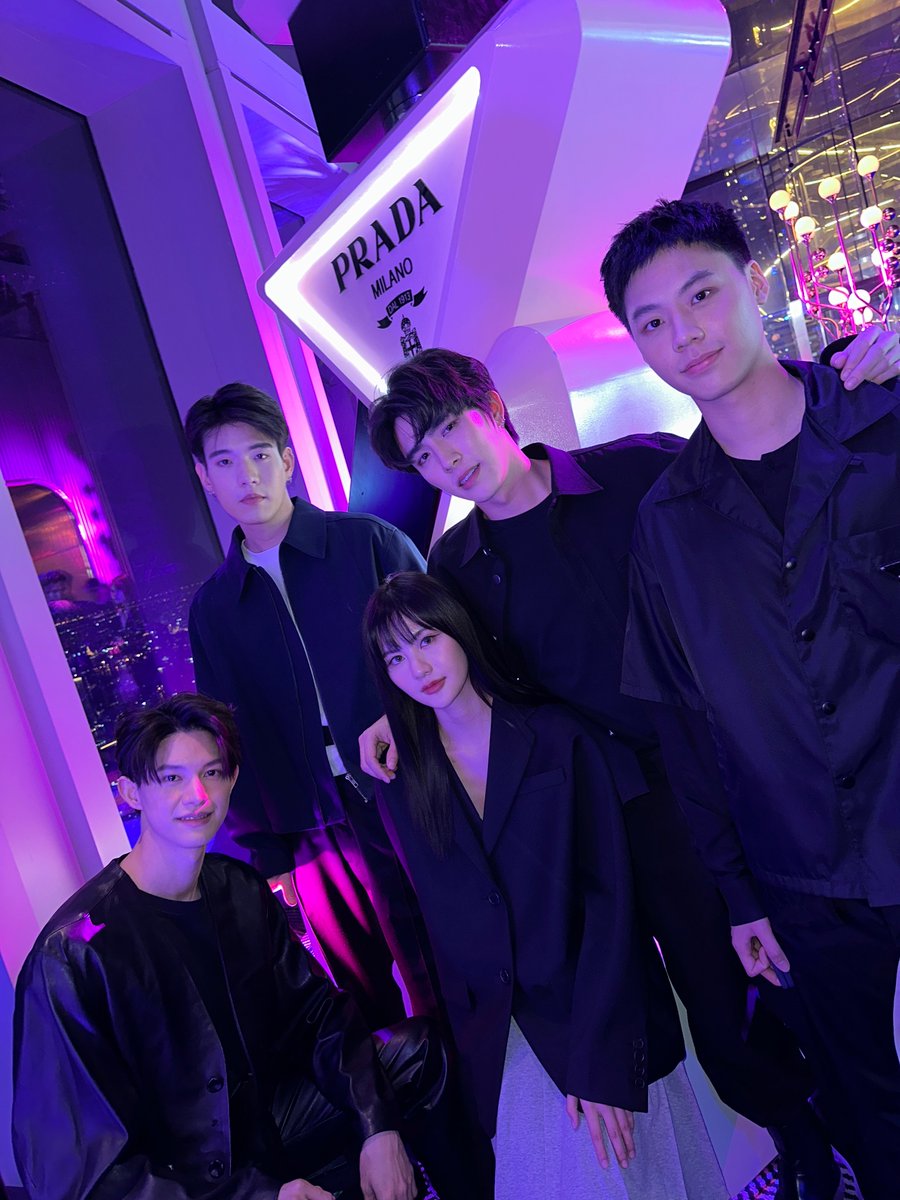 MchoiceTH's tweet photo. 💗🖤
.
#PradaParadoxe #Prada https://t.co/xqWeNsSOvE