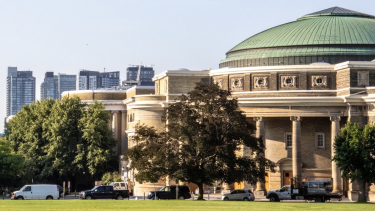 For the tenth year, #UofT has been named one of Canada’s Greenest Employers. 🌱 uoft.me/9fS