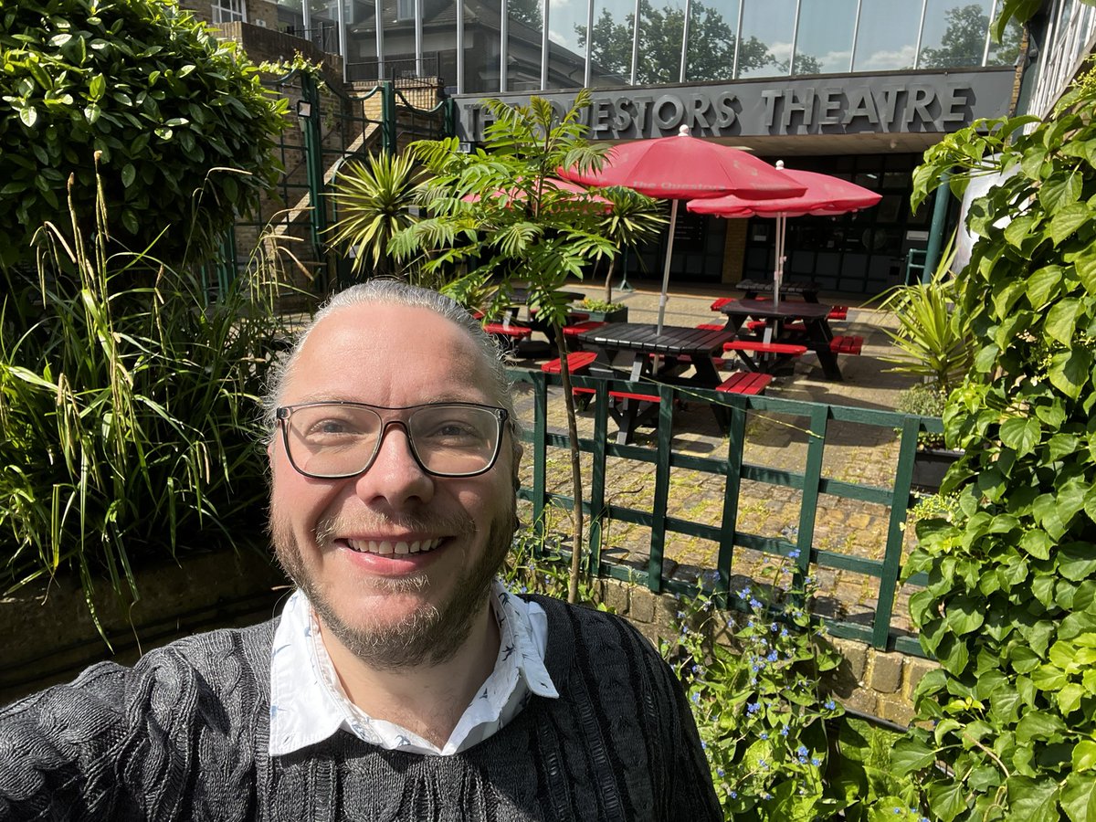 Meppyldn's tweet photo. My new place of work @questorstheatre looking gorgeous in the sun! https://t.co/lhMwsaqtYu