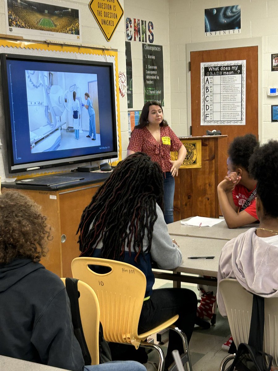 @canisferrous is hosting a former Comer student as a #STEMcareer speaker on X-Ray technicians for our 7th grade SS who spent the school year studying Life Science! I enjoyed learning more about the career and life science!! #STEM #CommittedtoComer #sciencerocks #lifelonglearners