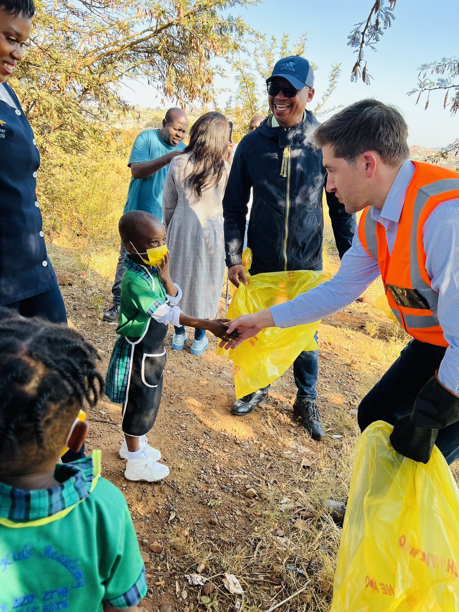 CilliersB's tweet photo. Recently, we’ve been to Soshanguve, Mamelodi, Nellmapius, Atteridgeville, Pretoria CBD and Menlyn to conduct service delivery oversight, clean-up operations and by-law enforcement. We are going to do more of this, I want Tshwane to be a city that works for all its people. https://t.co/iN2pCIiJoq