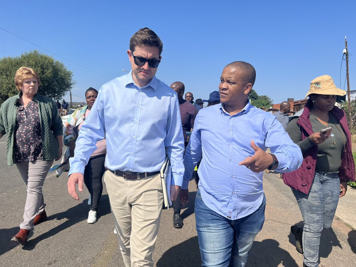 CilliersB's tweet photo. Recently, we’ve been to Soshanguve, Mamelodi, Nellmapius, Atteridgeville, Pretoria CBD and Menlyn to conduct service delivery oversight, clean-up operations and by-law enforcement. We are going to do more of this, I want Tshwane to be a city that works for all its people. https://t.co/iN2pCIiJoq