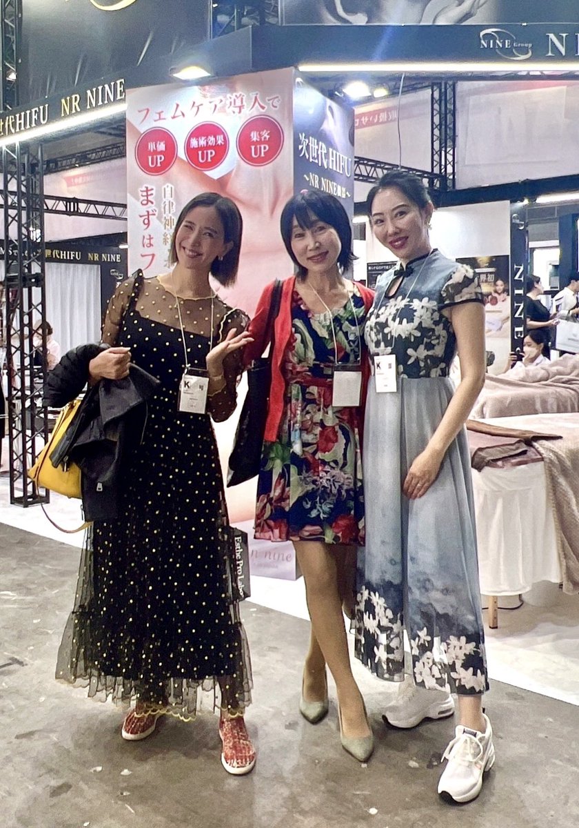 【✨ Beautyworld Japanに行って来ました✨】

選挙後に進めていることが一段落したので
急遽、東京ビックサイトで開催されている「ビューティーワールドJAPAN」へ✨
ブースを出している美容家の友人達や選挙で応援して下さったプロラボブースへ。
それにしても、美容は永遠✨
進化は止まらない❣️