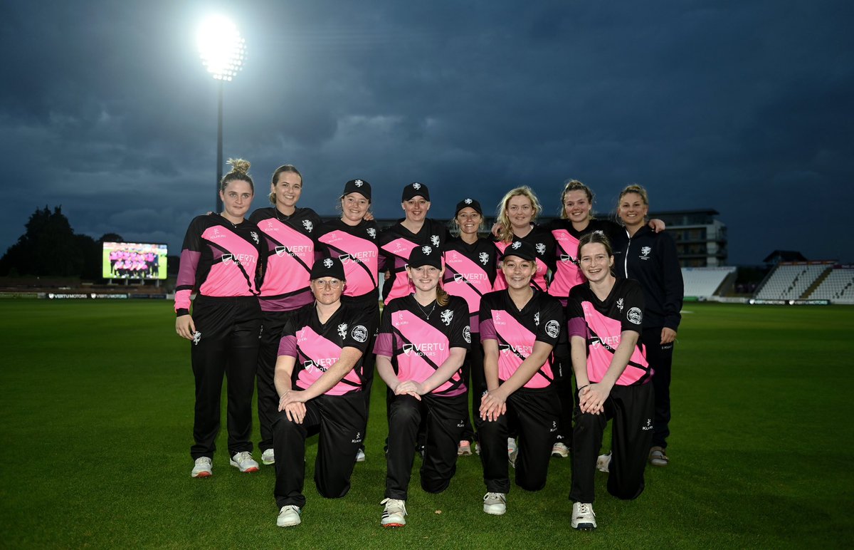 NatWraith's tweet image. Top day with @SomersetCCC getting the W. Big thanks to @SouthmeadProj for the support! Happy to be helping raise awareness for the work they are doing with mental health in Bristol