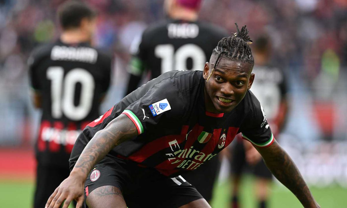 se il Milan stasera passa con l’Inter (impossibile) darò 100 euro paypal a ben 5 di voi che retwittano, mettono like e commentano, good luck 🍀🤞🏻