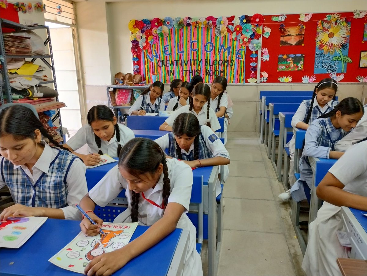 skvnewfriends's tweet photo. The groundwork for all the happiness is good health. Vibrant,soul awakening messages given by our students of SKV new friends colony 1925033 through art and painting under the guidance of our HOS mam- Ms. Indira Sagar and Drawing tr. Ms. Seema Alreja #MayForHealth
@IHWCouncil https://t.co/kvWgA5YtaL