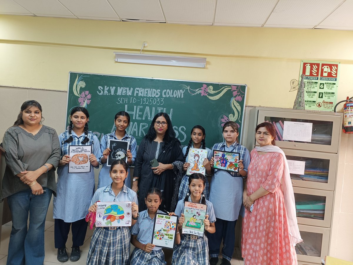 skvnewfriends's tweet photo. The groundwork for all the happiness is good health. Vibrant,soul awakening messages given by our students of SKV new friends colony 1925033 through art and painting under the guidance of our HOS mam- Ms. Indira Sagar and Drawing tr. Ms. Seema Alreja #MayForHealth
@IHWCouncil https://t.co/kvWgA5YtaL