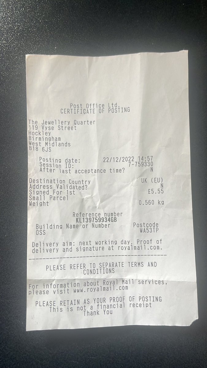 retikabedi's tweet photo. I have sent this to your company so many times already - but maybe now you might actually respond!!!! 😡😡😡 @lookfantastic https://t.co/oPWVtZAGGE