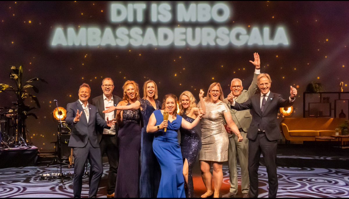 Onderwijsteam van het jaar!
Team Apothekers van het <a href="/summacollege/">Summa</a> #hulde 

<a href="/AObtweets/">AOb</a> <a href="/BVMBO/">BVMBO</a>