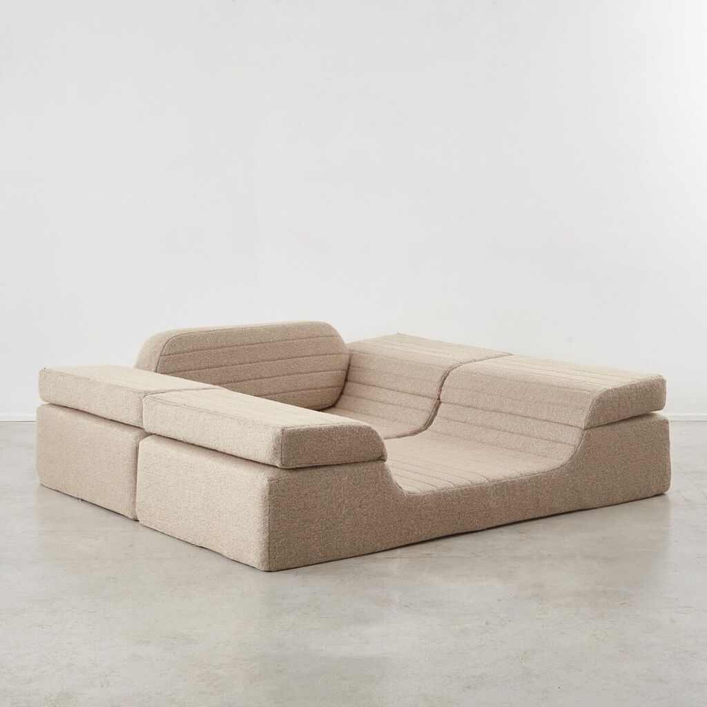 Use it as you want it

Burkhard Vogtherr Sofa Mecum Tecum
Rosenthal, 1976

Burkhard Vogtherr (1942-2019) once stated “I would like to become simpler and simpler. To me this means better and better.” As a young man, Vogtherr had trained as an industrial… instagr.am/p/CsTjUy6va-n/