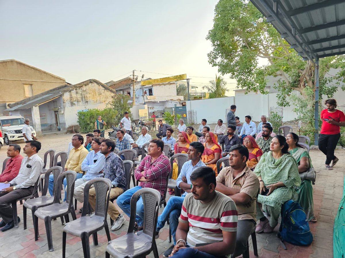 Ratrisabha is been conducted in Chacharavadi Vasana Gam, Sanand. Various different govt.  scheme is been briefed and with people participation many village level issues has been discussed and resolved. #GoodGovernance <a href="/SDMSanand/">SDM Sanand</a> @AhmedabadRac <a href="/CollectorAhd/">Ahmedabad Collector</a> <a href="/ahmedabad_info/">info_ahmedabad_gog</a> <a href="/CMOGuj/">CMO Gujarat</a>