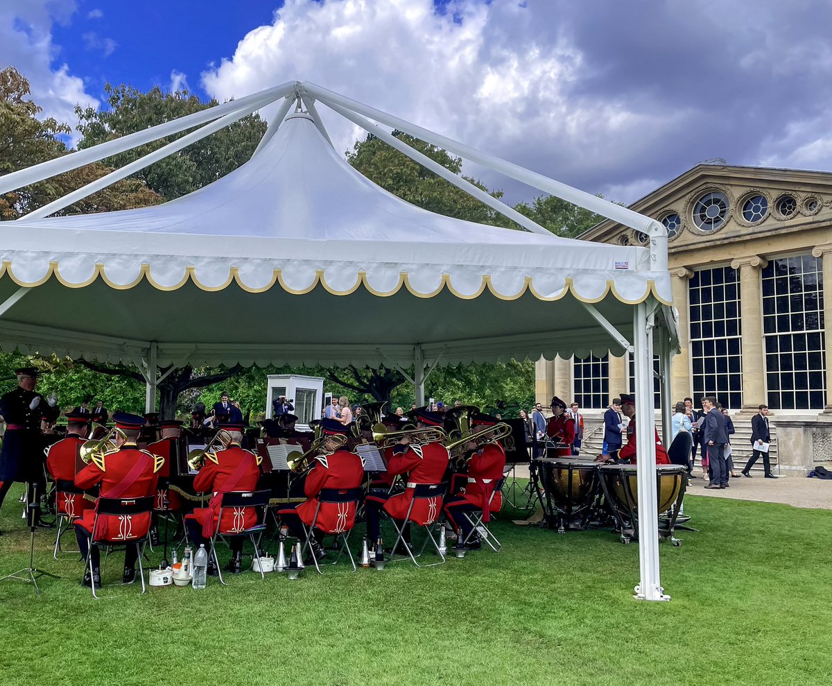 DofENorth's tweet image. What an incredible day at Buckingham Palace celebrating thousands of young people achieving their @DofE award.
It was a privilege to chat to many young people &amp;amp; their guests. Their confidence, determination &amp;amp; resilience is clear to see.
Thank you to @RoyalFamily for a great day!
