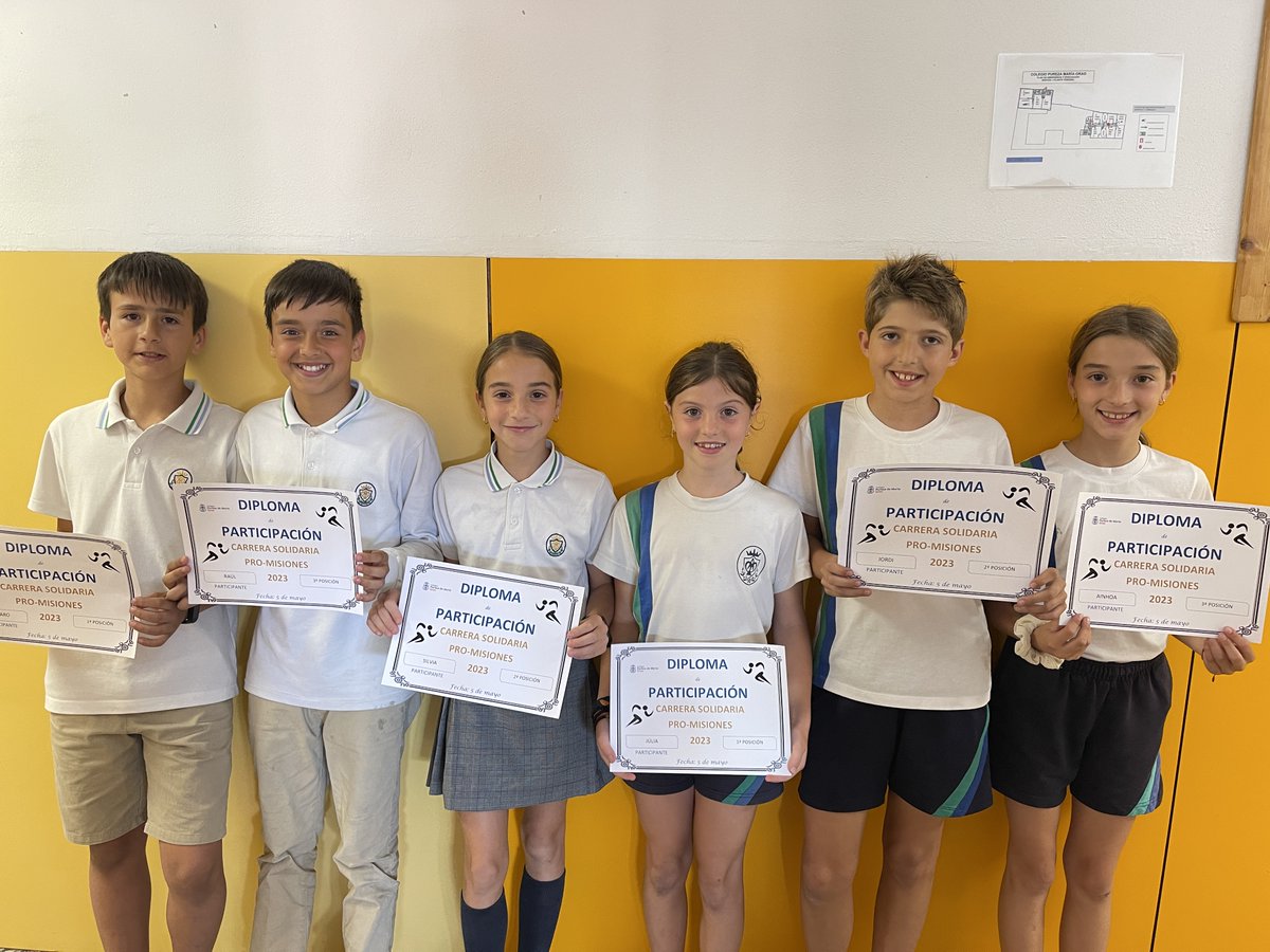 pmariagrao's tweet photo. La semana pasada fue nuestra carrera solidaria en favor de las misiones Pureza y aquí tenemos a los ganadores de Primaria con sus diplomas y al ganador de la rifa ¡Enhorabuena a todos! #misiones #purezademaria #africa #america #europa #solidaridad #compartir #educacionenvalores https://t.co/VQ953isI8W