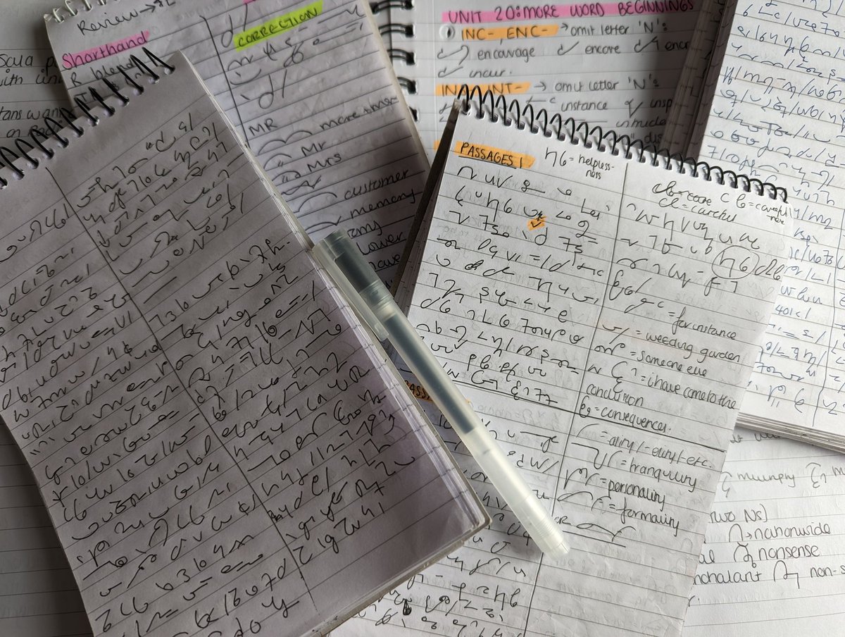 AlexandraBanfi's tweet image. No biggie -but I HAVE PASSED MY #100WPM #shorthand EXAM 🎉

After lots of blood, sweat and tears it is in fact a big biggie.

Massive thanks to @SandraLoy1 for the neverending positivity and support!
 
To my Muji pen - couldn&apos;t have done it without you.

#cardifftrained #JOMEC